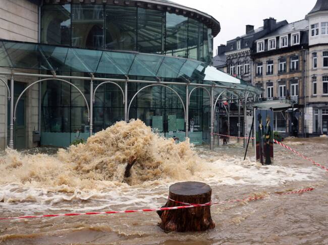 Fuertes lluvias inundan las calles de la ciudad belga Spa