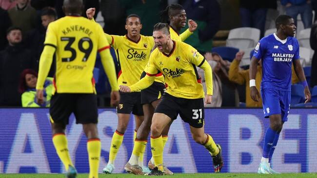 Francisco Sierralta anota su primer gol de la temporada para la victoria del Watford sobre Cardiff