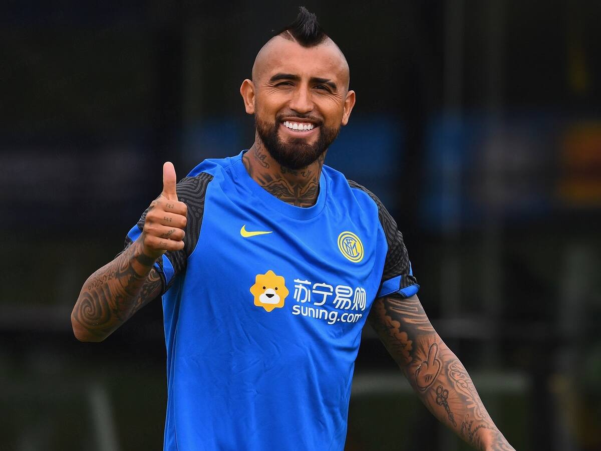Arturo Vidal ya se luce como modelo de la nueva camiseta del Inter de Milán