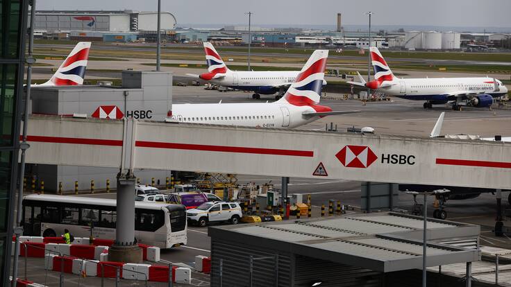 Tras incendio: aeropuerto de Londres anuncia que retomará vuelos durante este viernes