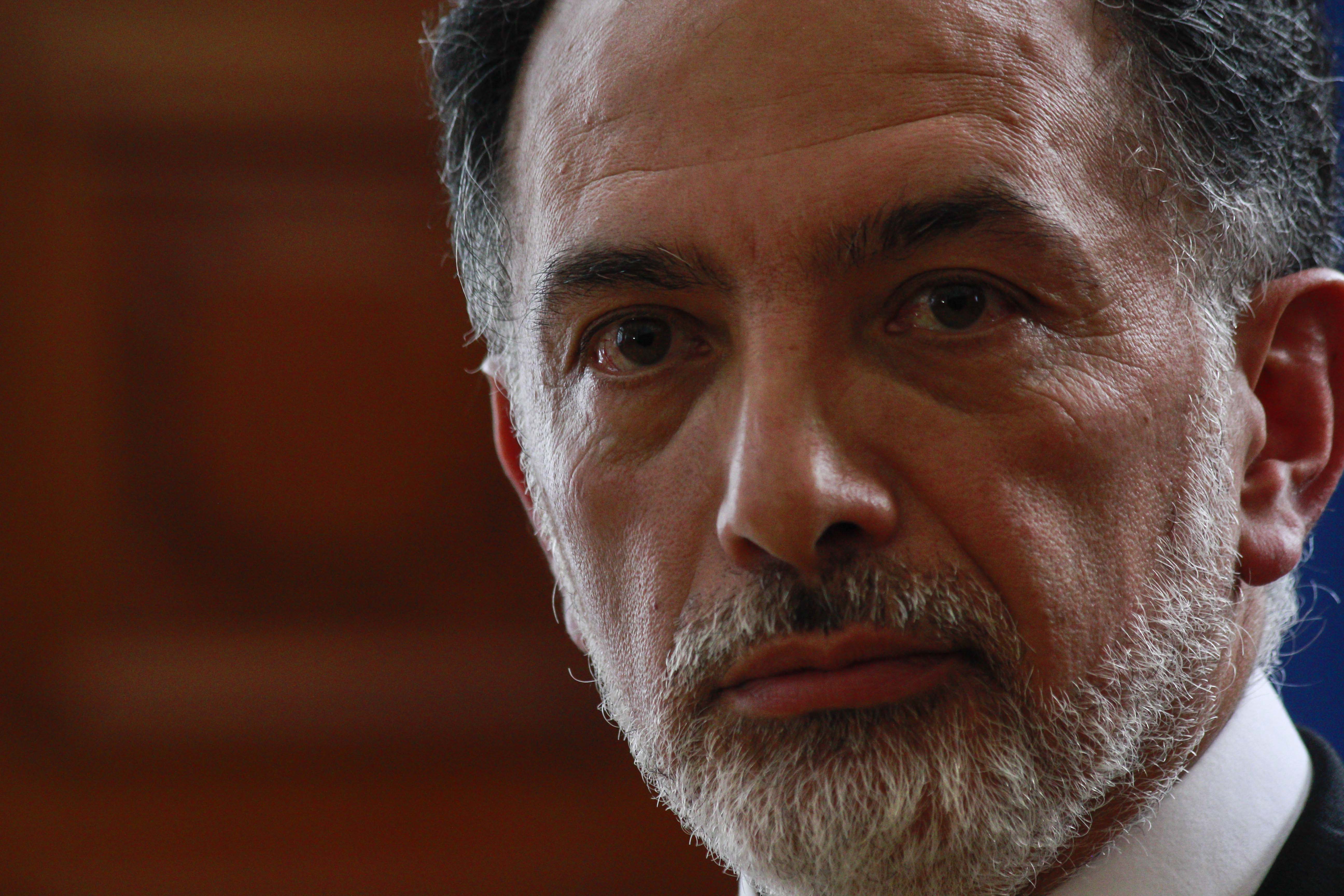 Sergio Muñoz interrumpe sus vacaciones y regresa a la Corte ante su acusación constitucional