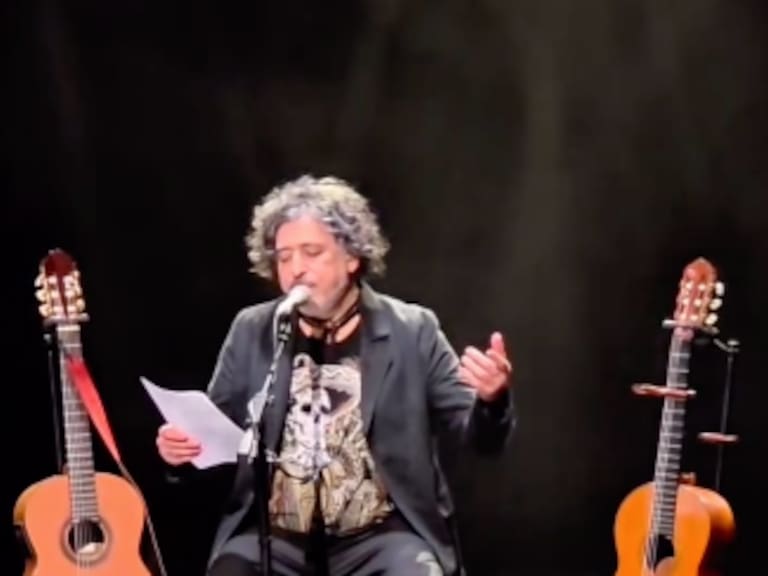 Manuel García rinde emotivo homenaje al hijo de Mariana Derderián en concierto en vivo: le dedicó un poema y proyectó la voz del pequeño