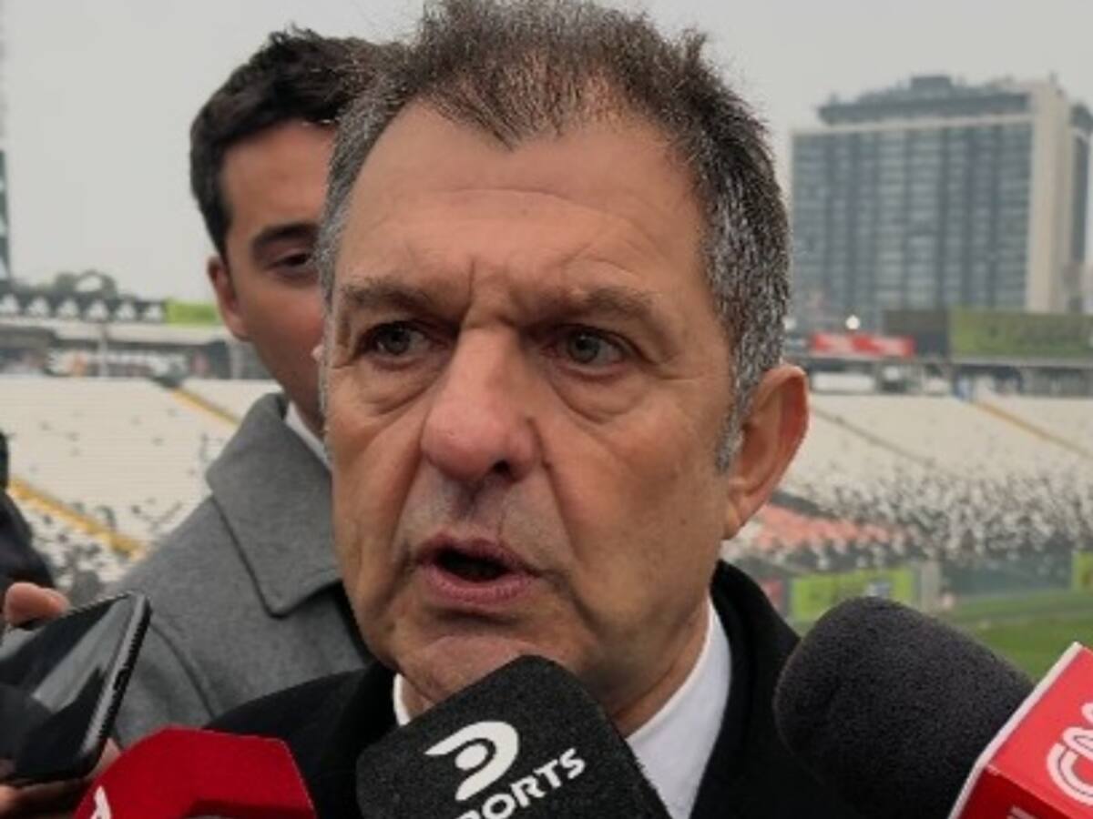 “Si se abre la posibilidad...”: Mosa no descarta el regreso de Palacios a Colo Colo y aseguró la continuidad de un refuerzo