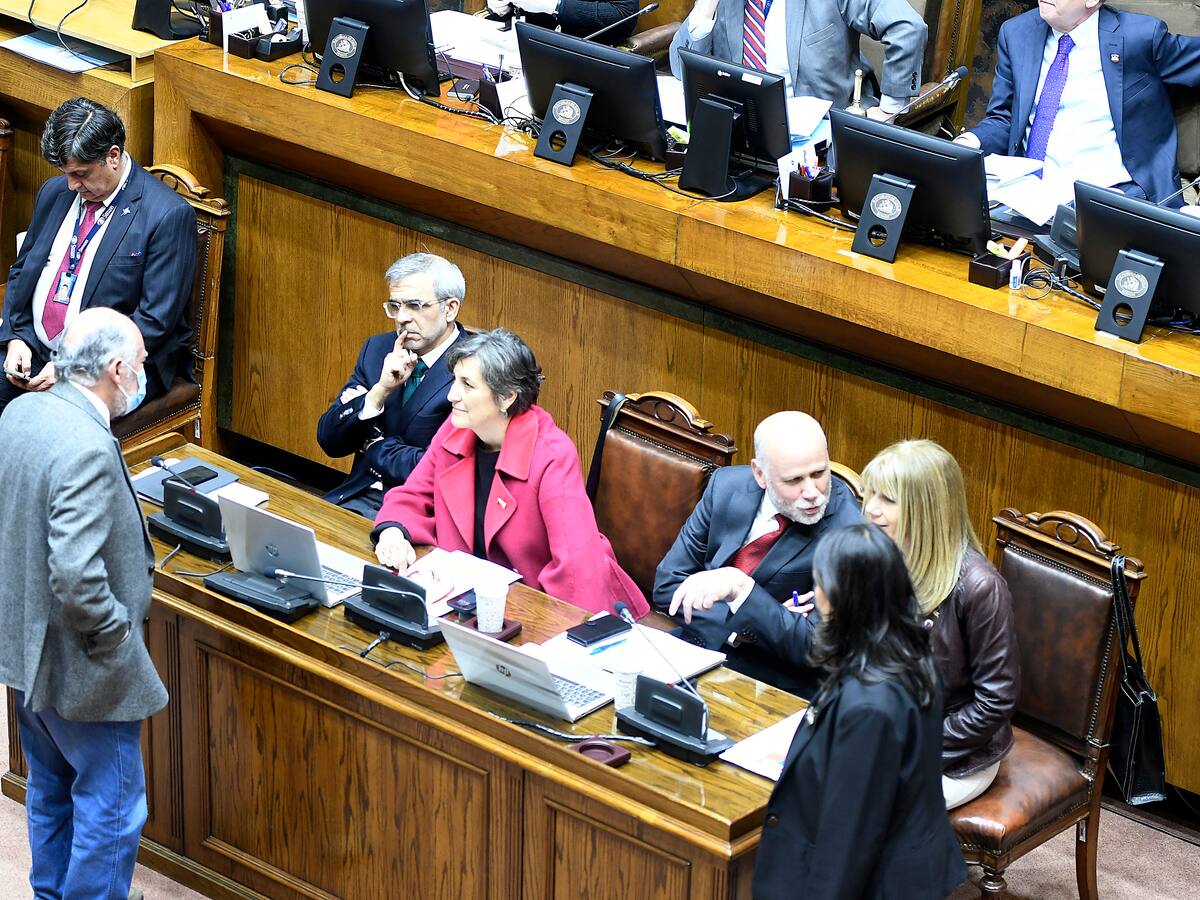 Ley corta de isapres: Senado aprueba informe de la comisión mixta