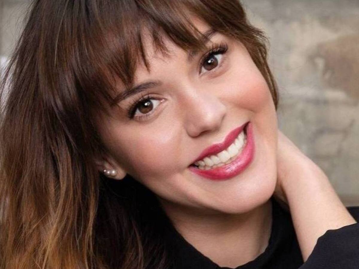 Carolina Mestrovic sacó aplausos en redes sociales con sesión fotográfica de época