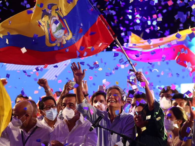 Lasso festeja el triunfo en las presidenciales ecuatorianas