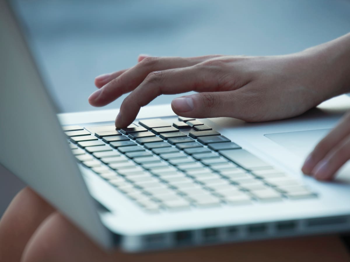 Abren 1.200 cupos para cursos gratuitos destinados a jóvenes en Chile: así puedes postular