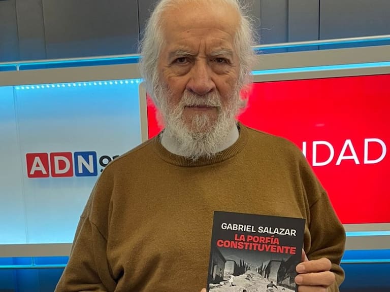Gabriel Salazar y «La porfía constituyente»: “Este es un tema nuestro (…) y eso es lo que olvidan los señores políticos”