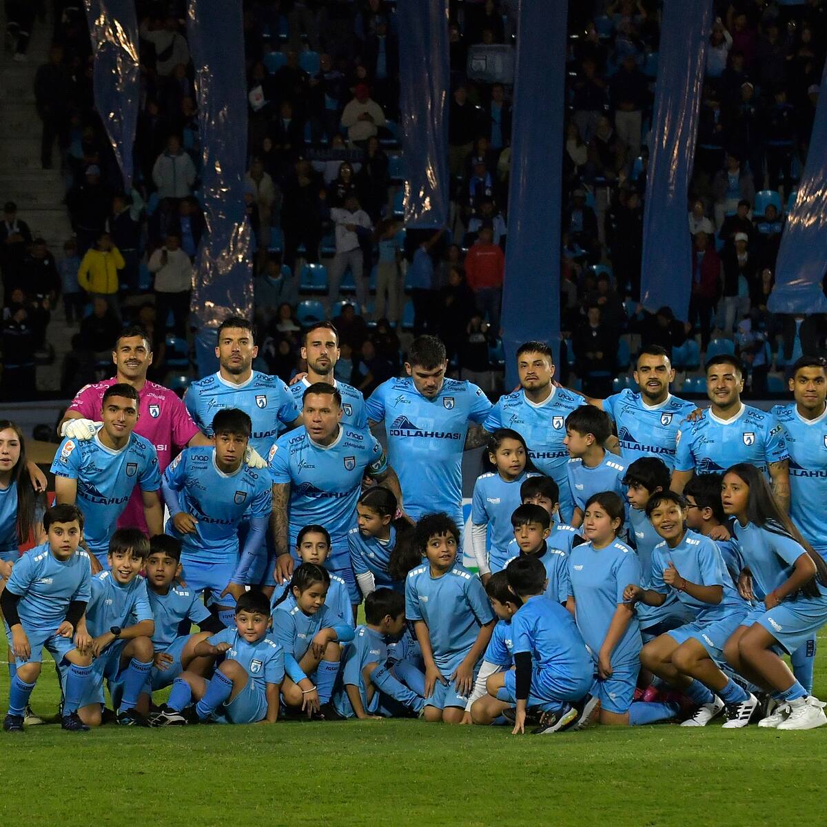 “Menos carrete, más corazón”: hinchas de Deportes Iquique rayan el centro de entrenamiento y exigen la salida del DT