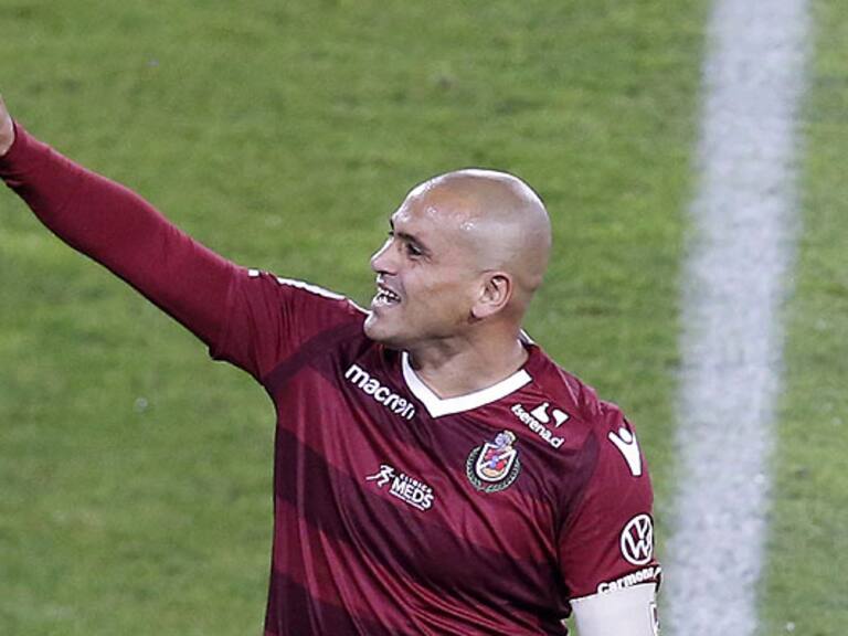 Aseguran que Chupete Suazo dejó La Serena debido a que el Monterrey lo está esperando en México