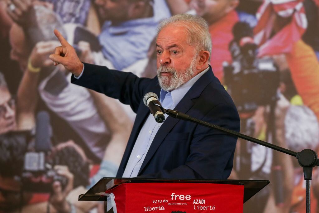 Lula da Silva da un discurso en Sao Paulo