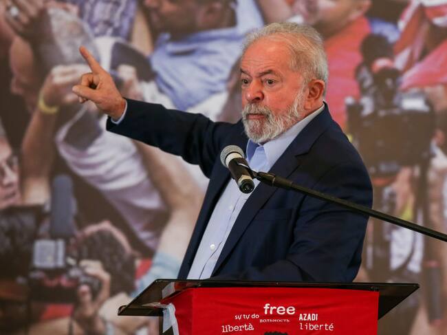 Lula da Silva da un discurso en Sao Paulo