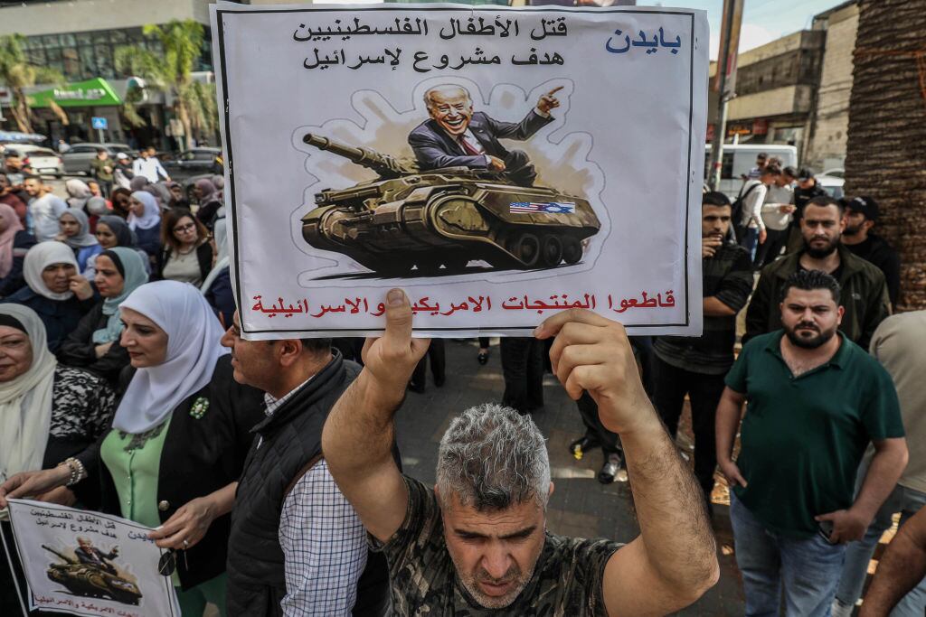 Protesta en Cisjordania contra Joe Biden y EEUU por la ayuda militar a Israel