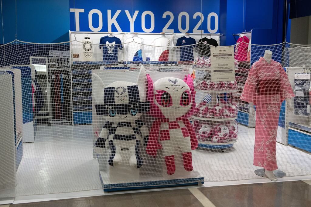 Una tienda de Tokio 2020 permanece cerrada por la pandemia del Covid-19