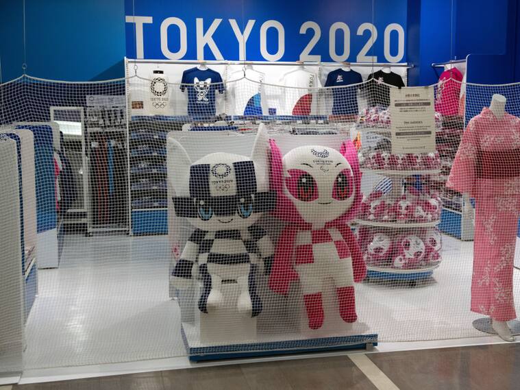 Una tienda de Tokio 2020 permanece cerrada por la pandemia del Covid-19