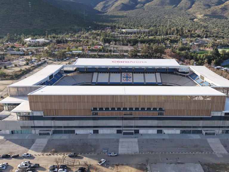 La UC inaugurará el Claro Arena con hinchas visitantes en tribuna