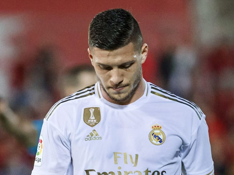 MALLORCA, SPAIN - OCTOBER 19: Luka Jovic of Real Madrid looks dejected during the Liga match between RCD Mallorca and Real Madrid CF at Iberostar Estadi on October 19, 2019 in Mallorca, Spain. (Photo by TF-Images/Getty Images)