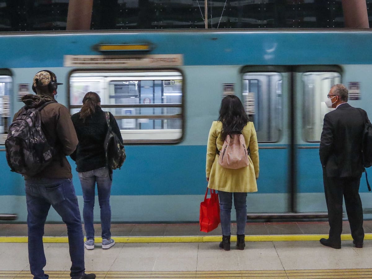 Tramo de la línea 5 del Metro de Santiago no está disponible por «persona en la vía»