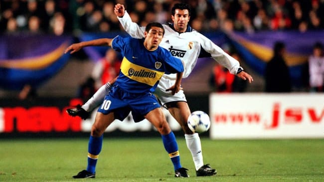 Real Madrid's Luis Figo (r) battles with Boca Juniors' Juan Roman Riquelme (l) (Photo by Neal Simpson/EMPICS via Getty Images)