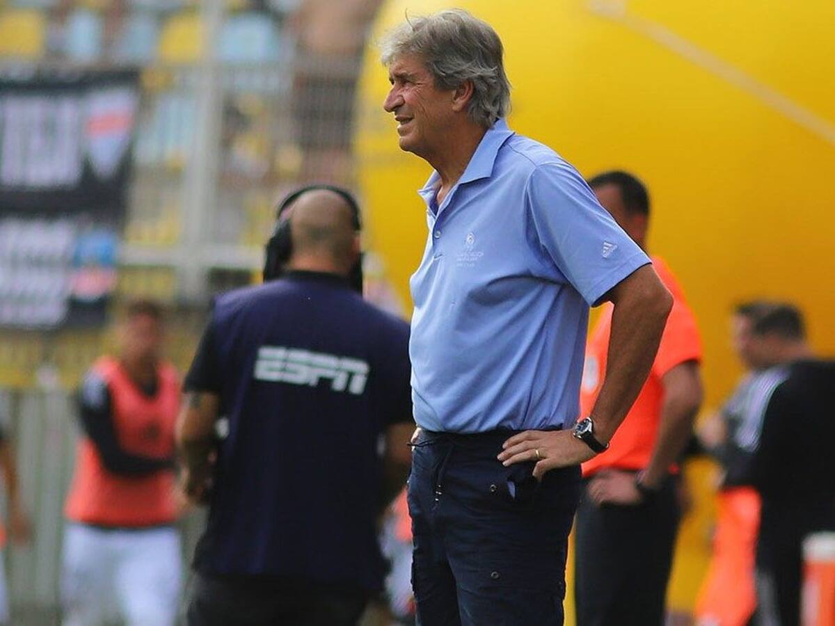 Manuel Pellegrini terminó expulsado por Piero Maza en el amistoso del Real Betis