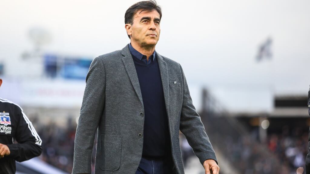 Gustavo Quinteros se pone desafíos para seguir en Colo Colo: "Queremos dar un paso más en todo sentido"