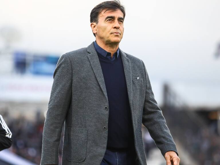 Gustavo Quinteros se pone desafíos para seguir en Colo Colo: "Queremos dar un paso más en todo sentido"