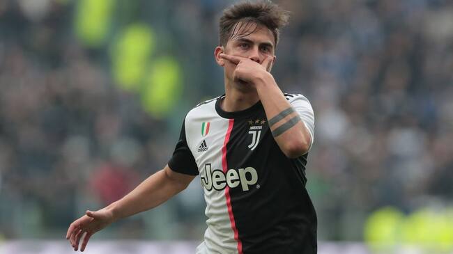 TURIN, ITALY - FEBRUARY 16: Paulo Dybala of Juventus celebrates after scoring the opening goal during the Serie A match between Juventus and Brescia Calcio at Allianz Stadium on February 16, 2020 in Turin, Italy. (Photo by Emilio Andreoli/Getty Images)