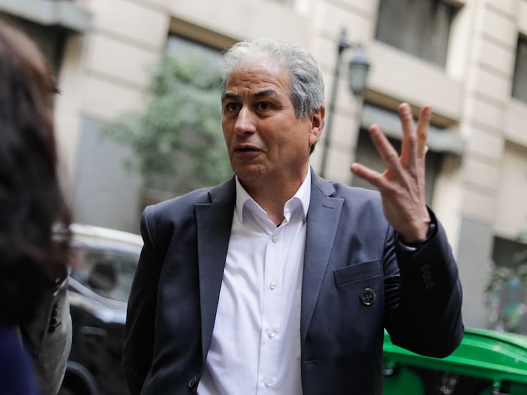 Presidente del Colegio de Profesores, Mario Aguilar