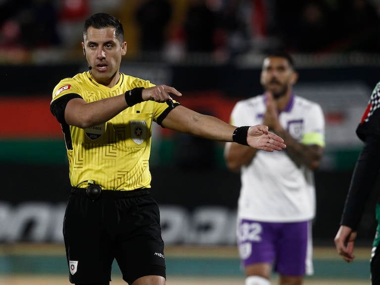 FIFA confirma el debut del árbitro chileno Cristián Garay en el Mundial 2026: este será el partido que dirigirá