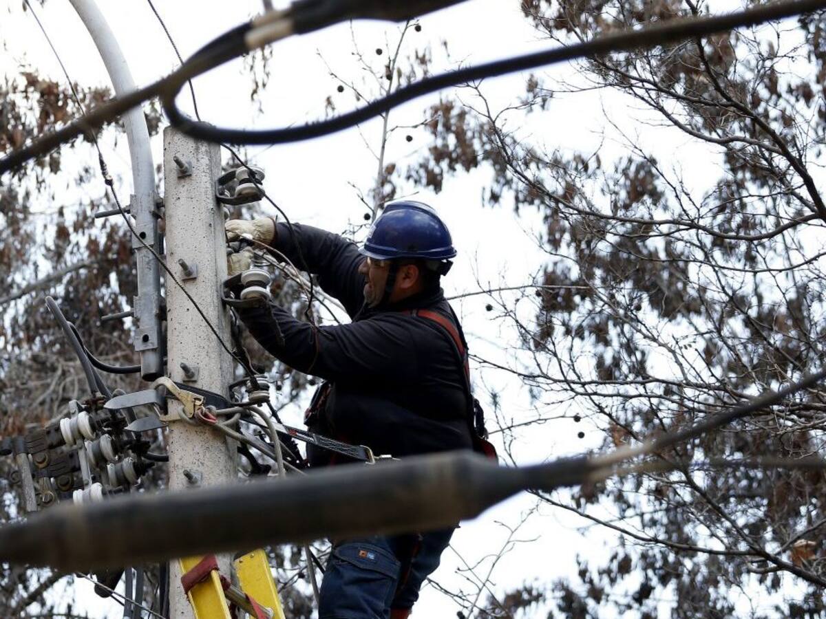 Cortes de luz en Santiago este viernes 13 de febrero: Enel confirma interrupciones en ocho comunas