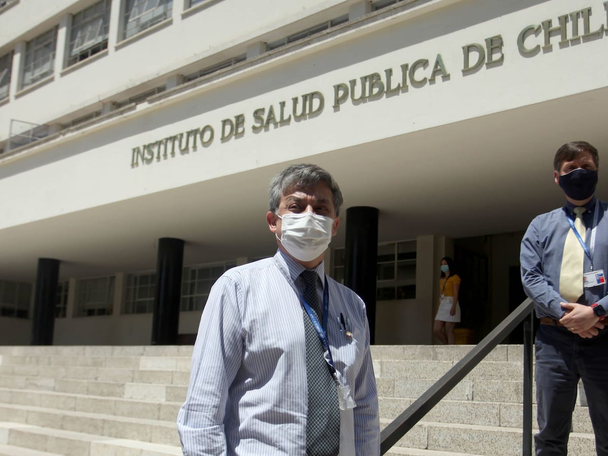 Director del ISP por vacuna de Pfizer contra el Covid-19: «Es buena y eso está comprobado científicamente»