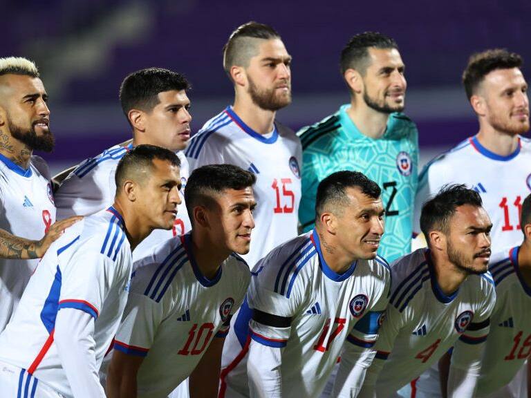 La última del año: Eduardo Berizzo entregó la nómina de jugadores del extranjero para La Roja