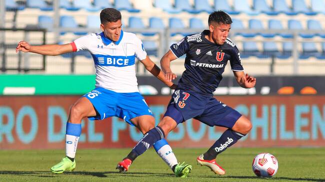 01 DE AGOSTO DE 2021/SANTIAGOSebastian Galani (d) y Marcelino Nuez (i) , durante el partido vlido por la dcima cuarta fecha del Campeonato Nacional 2021, entre Universidad de Chile y Universidad Catolica, disputado en el Estadio El Teniente.
FOTO: SEBASTIAN ORIA/AGENCIAUNO