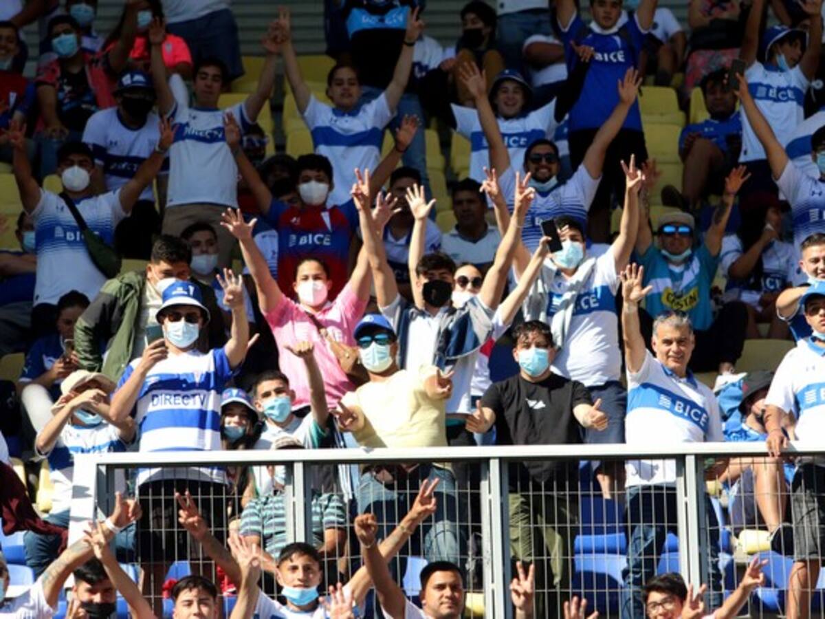 Hincha de Universidad Católica quedó gravemente herido tras recibir una puñalada en el estadio Ester Roa de Concepción