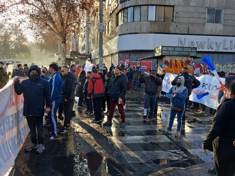 «Toldos azules» de Meiggs protagonizan protestas y disturbios en el sector