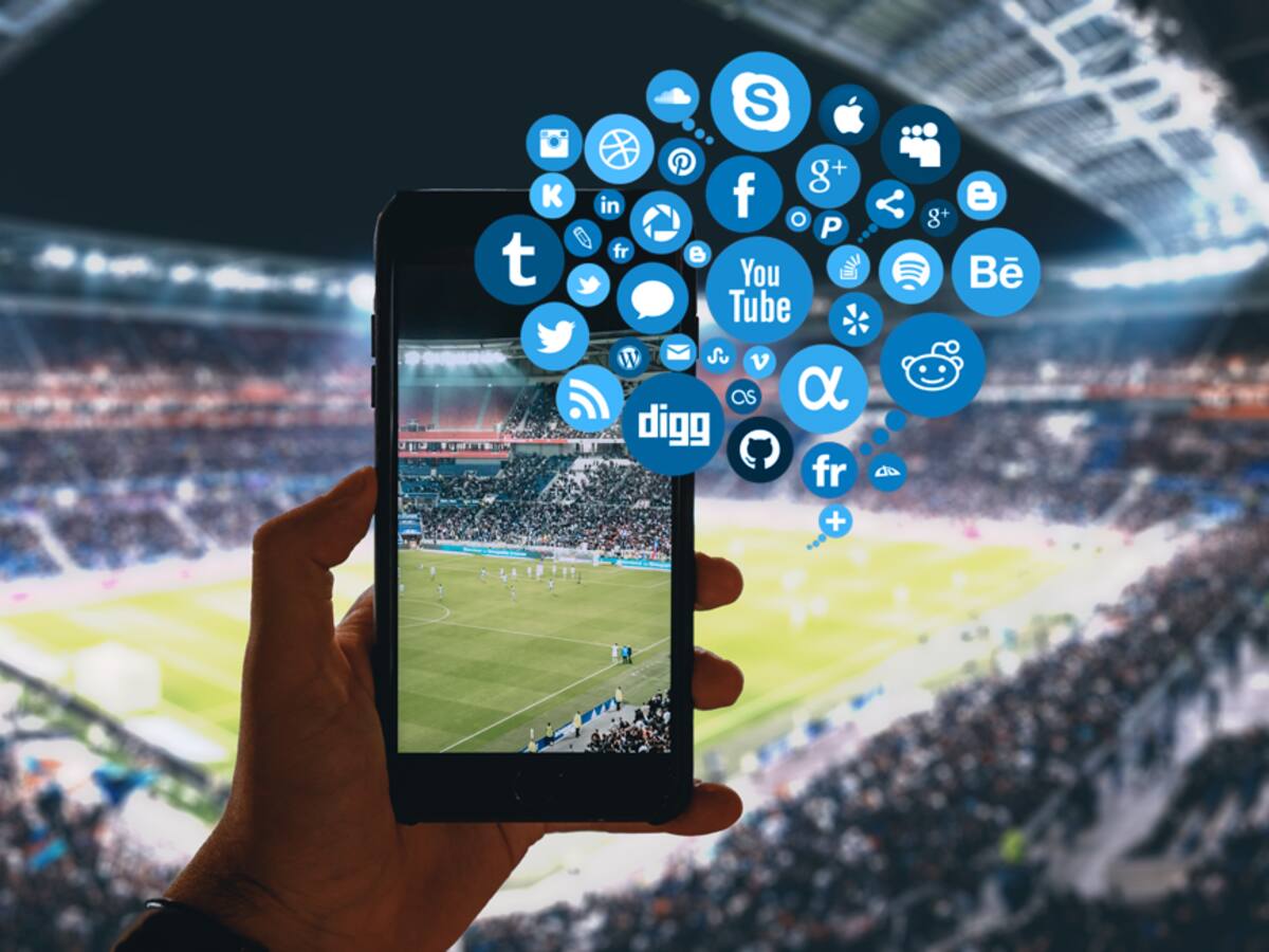 El fútbol en las redes sociales: Chilenos pasan cerca de 20 minutos diarios en sitios web de deportes