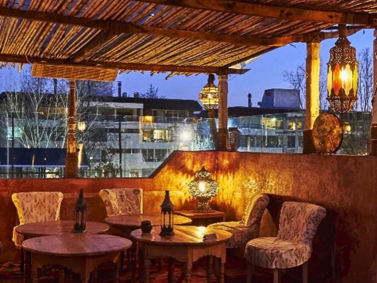 Tras anunciar su cierre definitivo: restaurante de Santiago con 26 años de historia rematará todo su equipamiento