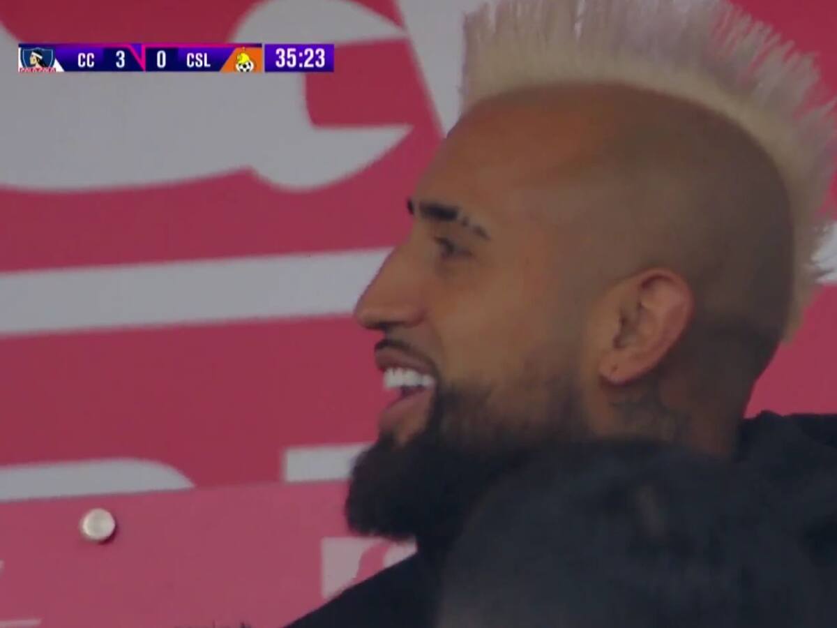 Arturo Vidal llega al Estadio Monumental para presenciar el duelo entre Colo Colo y Cobresal