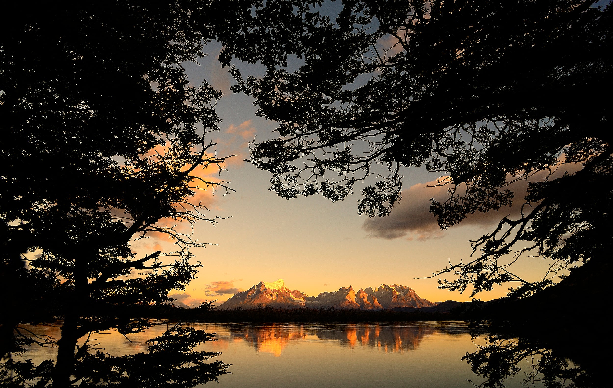 Turistas son sancionados por prender fuego en Torres del Paine: no podrán regresar a Chile por tres años