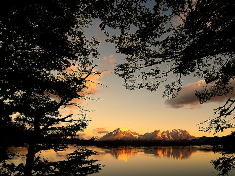 Turistas son sancionados por prender fuego en Torres del Paine: no podrán regresar a Chile por tres años