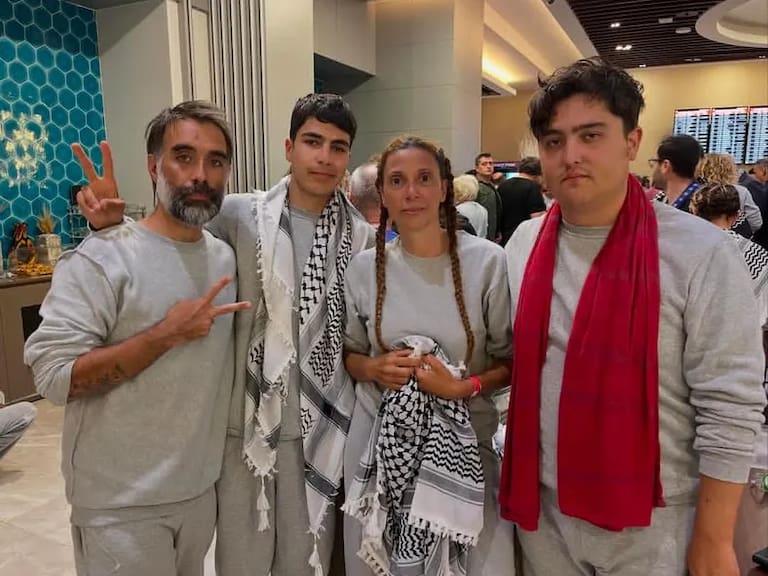 Chilenos de la Flotilla Sumud regresan territorio nacional este sábado tras detención en Israel