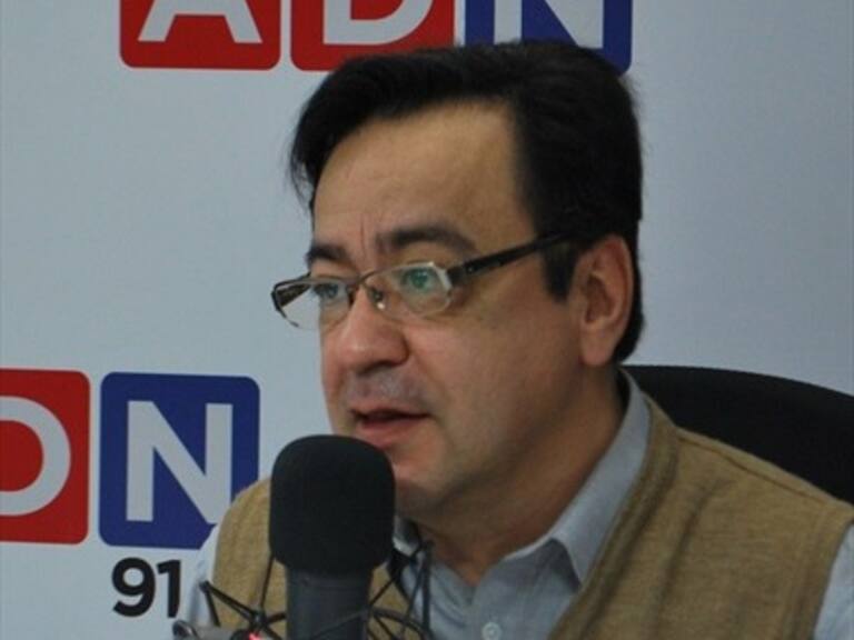 Exmiembro de la comisión Engel asegura que ministro de Salud viola la ley de probidad