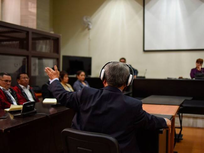 Un general en retiro enfrenta un juicio por genocidio en Guatemala