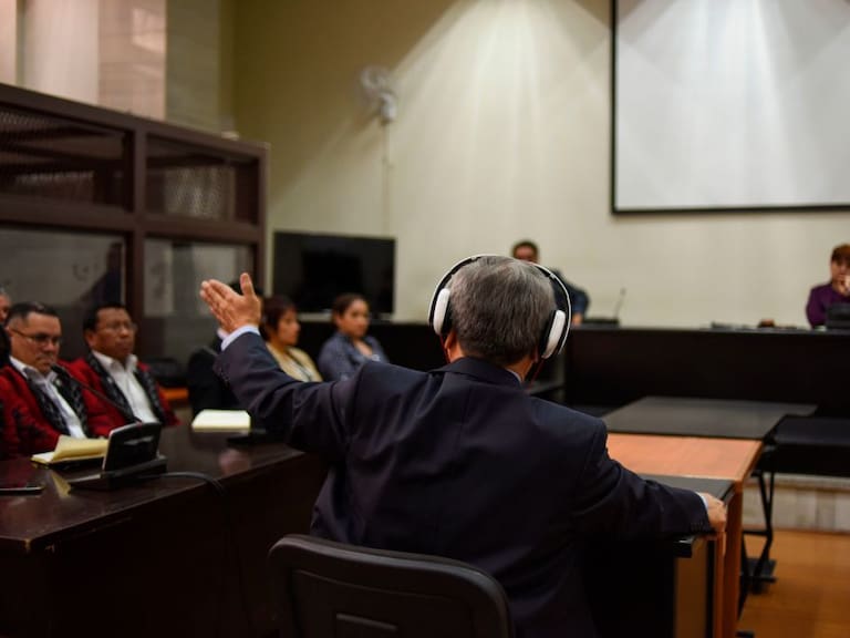 Un general en retiro enfrenta un juicio por genocidio en Guatemala