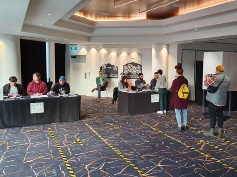 Mesa de votación en la ciudad de Auckland