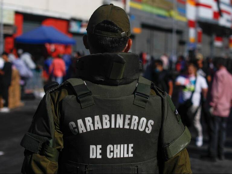 ADN Hoy - Entrevista a capitán Javiera García, del departamento de comunicaciones de Carabineros