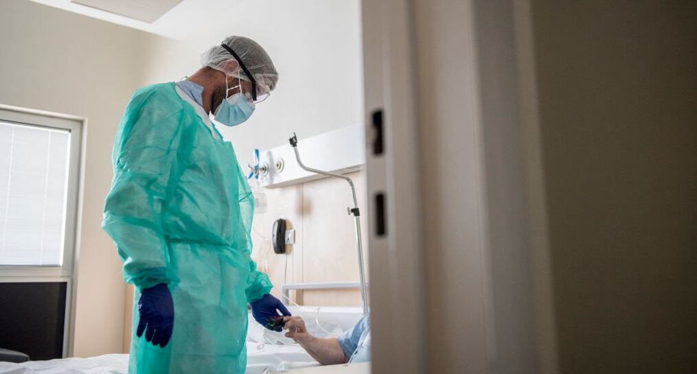 Cerca de 11 mil casos activos: Minsal confirmó 22 muertes y 2.205 contagios de covid-19