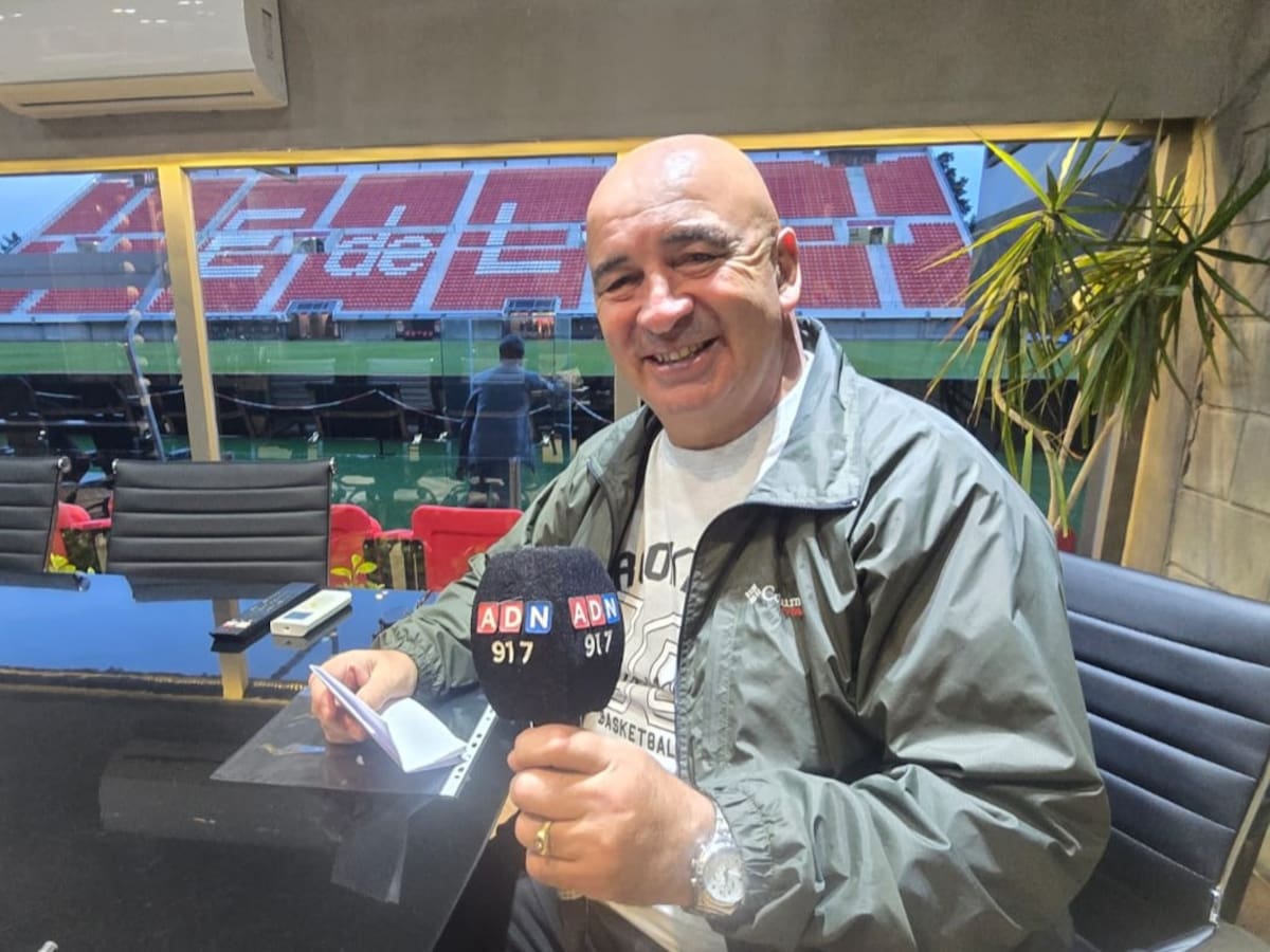 Es ídolo de Estudiantes, jugó con Maradona y así habla de la hinchada de la U: “Me enamoré”