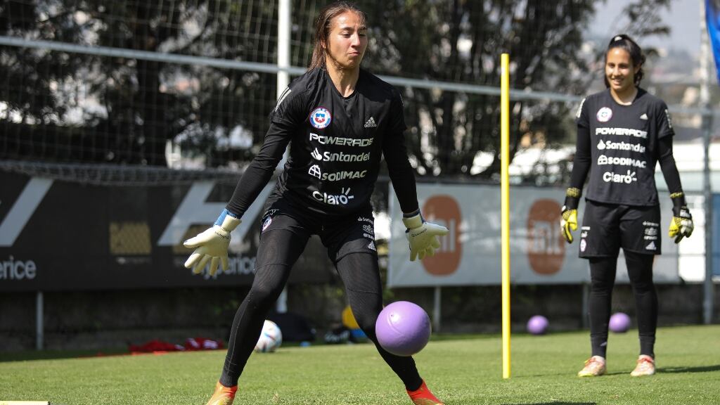 Antonia Canales y el trabajo con La Roja Femenina en México: "Estamos buscando aprender nuevas cosas"