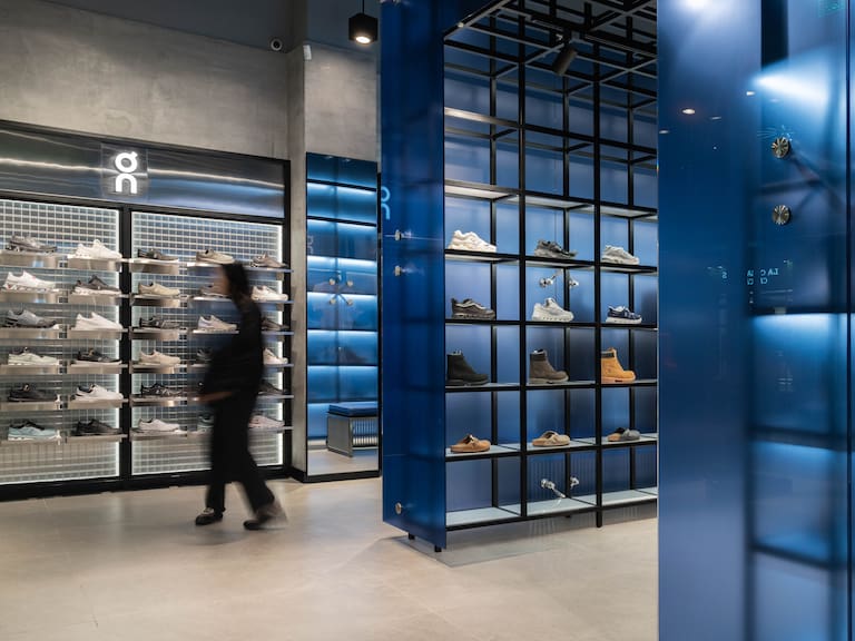 Marca premium de zapatillas abre su primer flagship en Chile: ¿Dónde queda y qué ofrece?